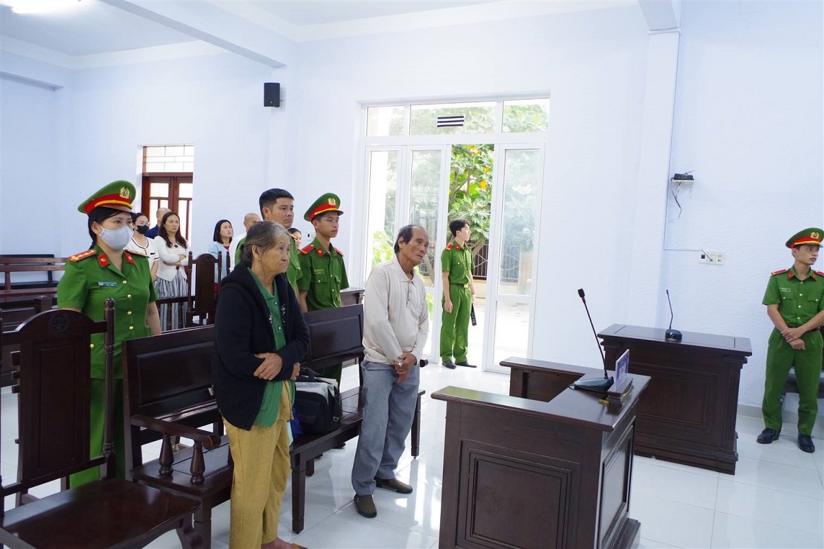 Vợ chồng già lĩnh án vì tội vu khống lãnh đạo ở Ninh Thuận